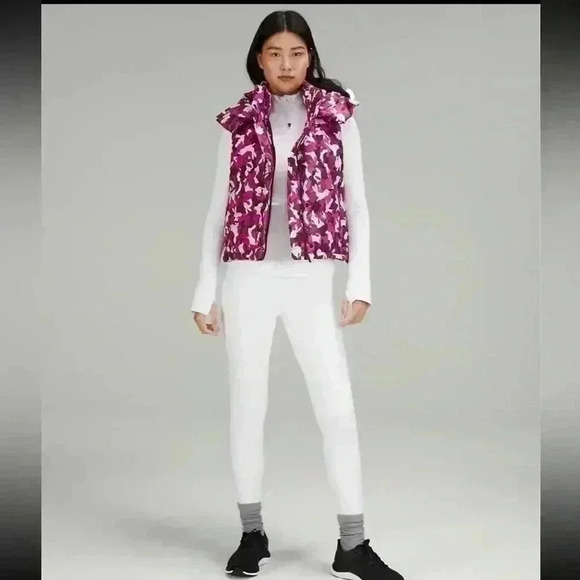 NWT Lululemon Wunder Puff Crop Vest | size 8 Lunar New Year Rabbits - Picture 3 of 6